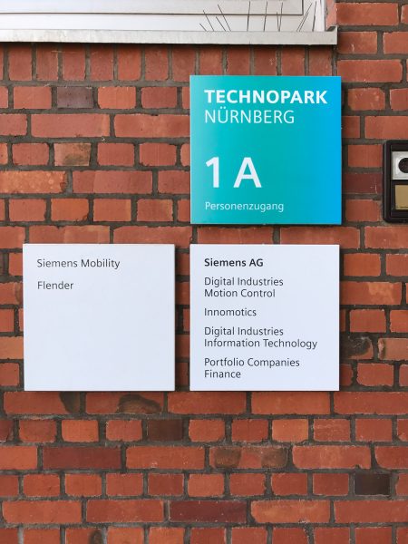 Siemens Technopark Schild-Beschriftung