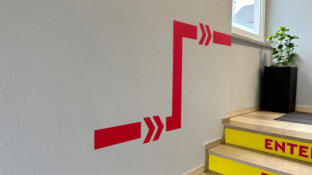 Treppenstufen-, wie auch Wandfolierungen
